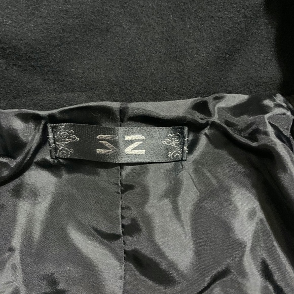 Women's Cape-Style Coat with Bat Sleeves - Picture 8 of 8